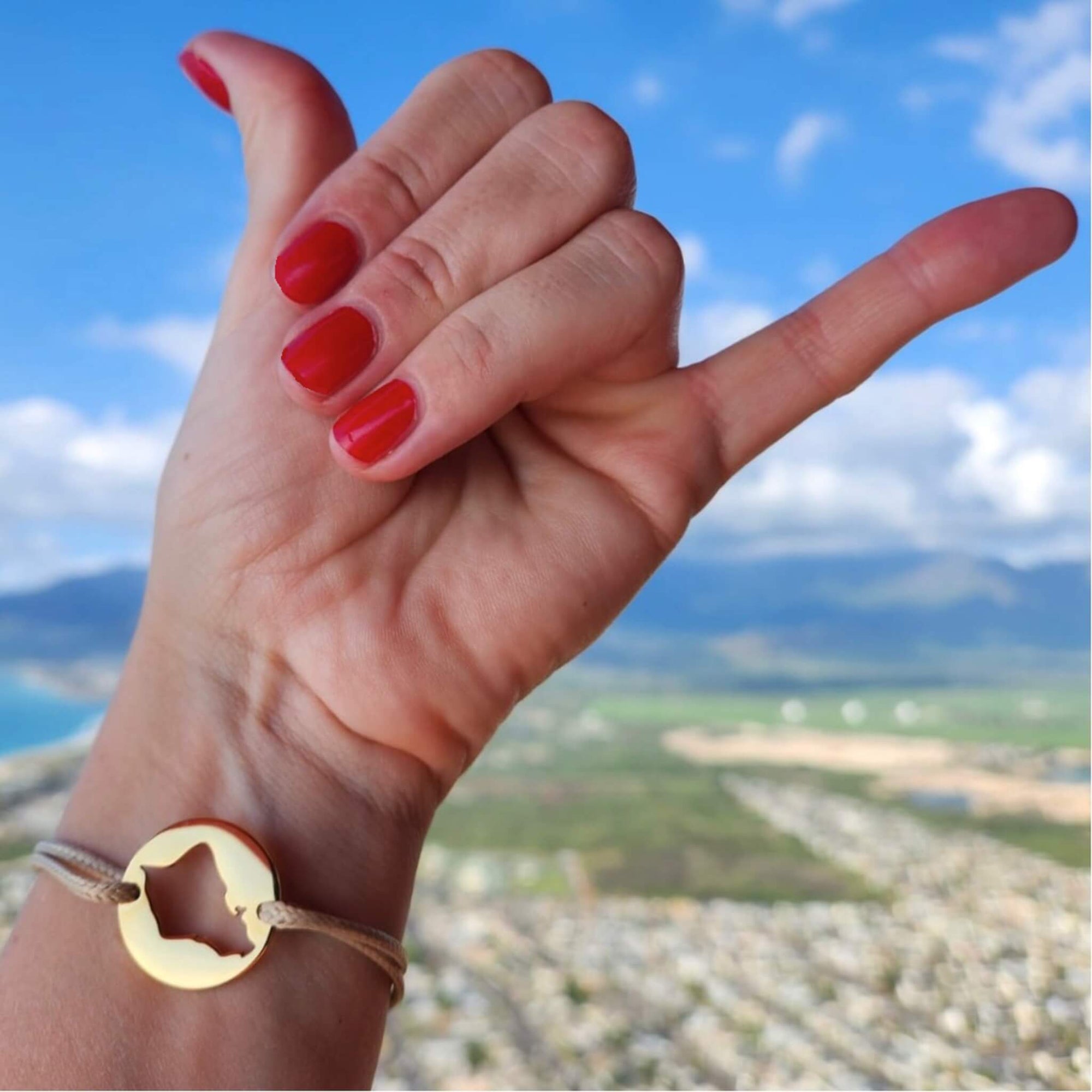 DENIZEN bracelet of Oahu Hawai'i gold shaka