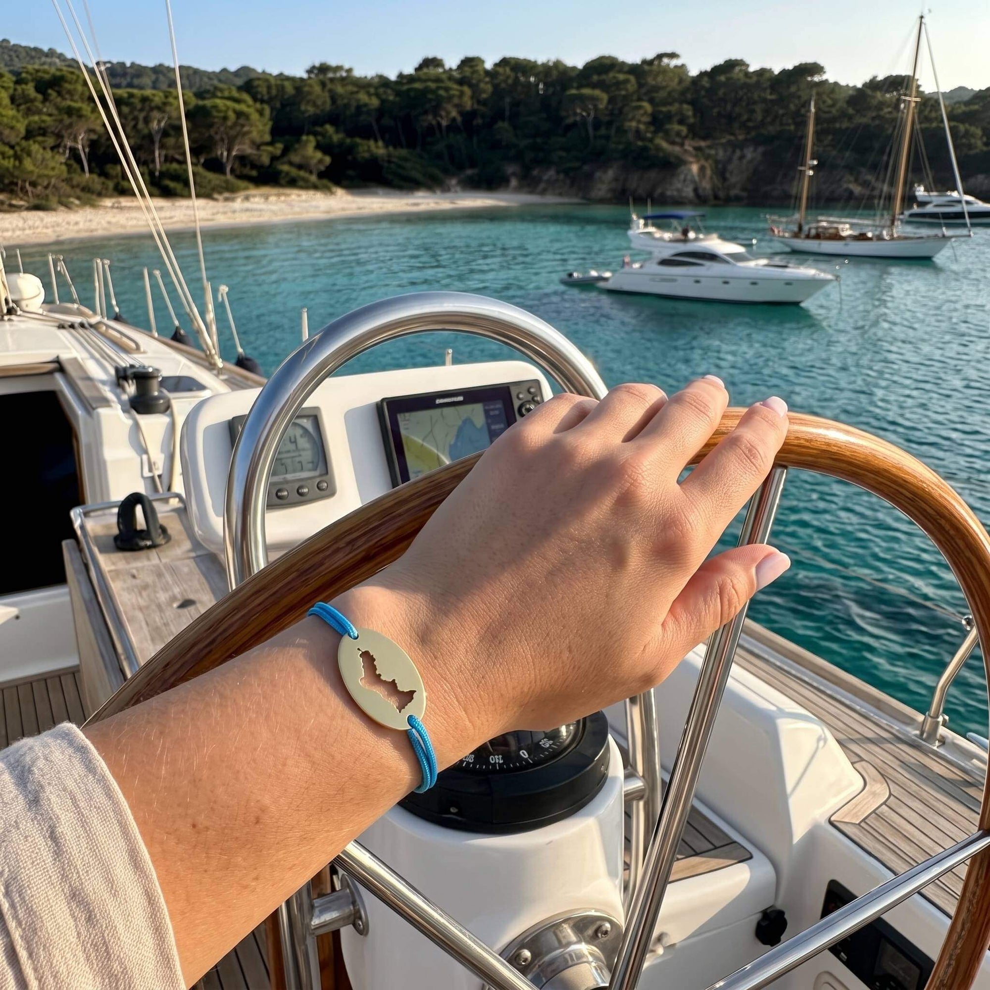 DENIZEN gold bracelet of Porquerolles with blue string