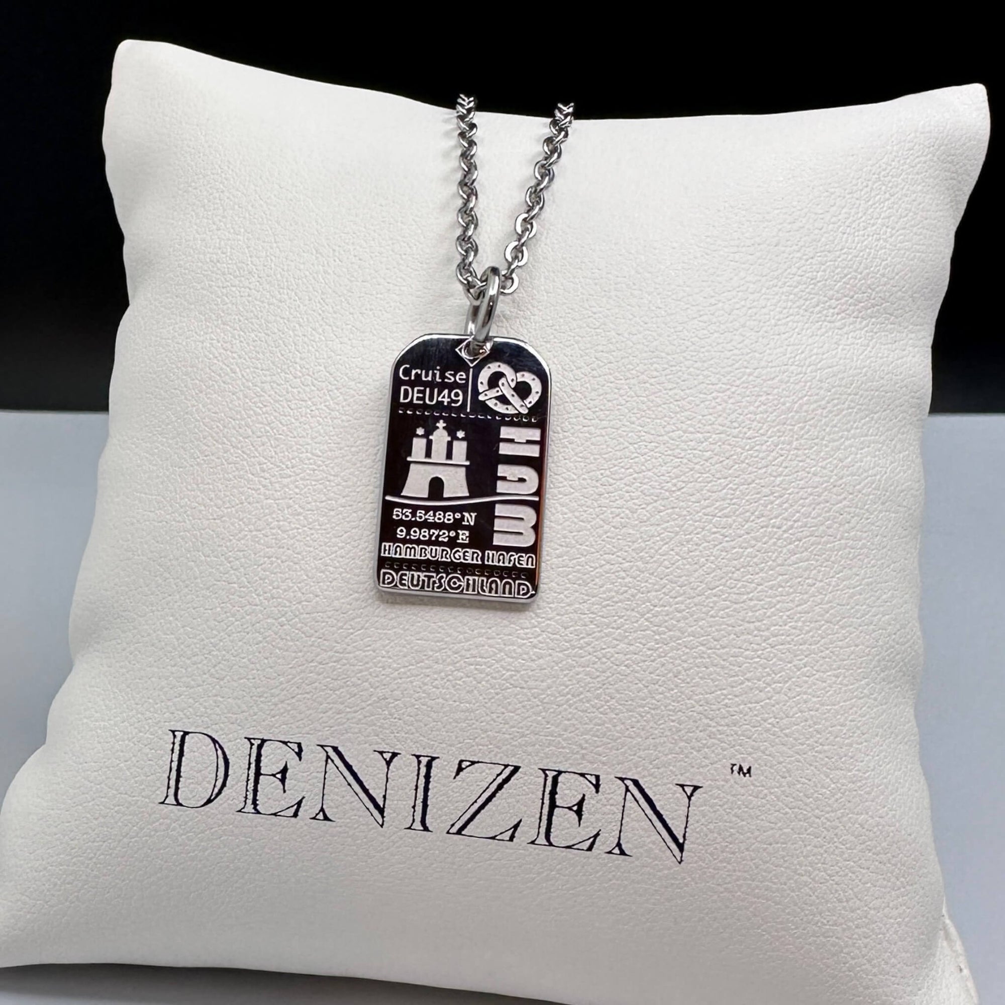 DENIZEN Hamburg luggage tag charm pendant