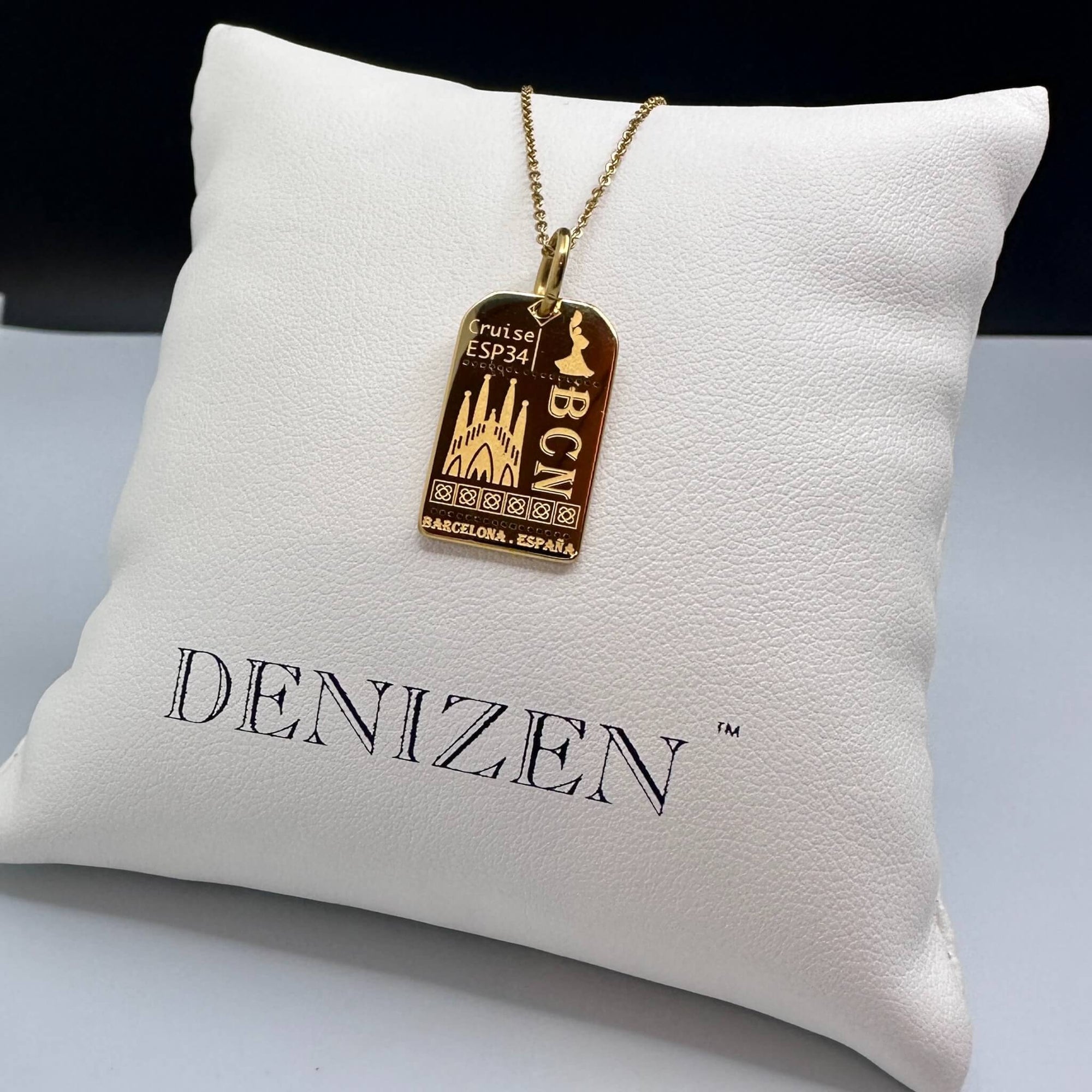 DENIZEN luggage tag pendant Barcelona