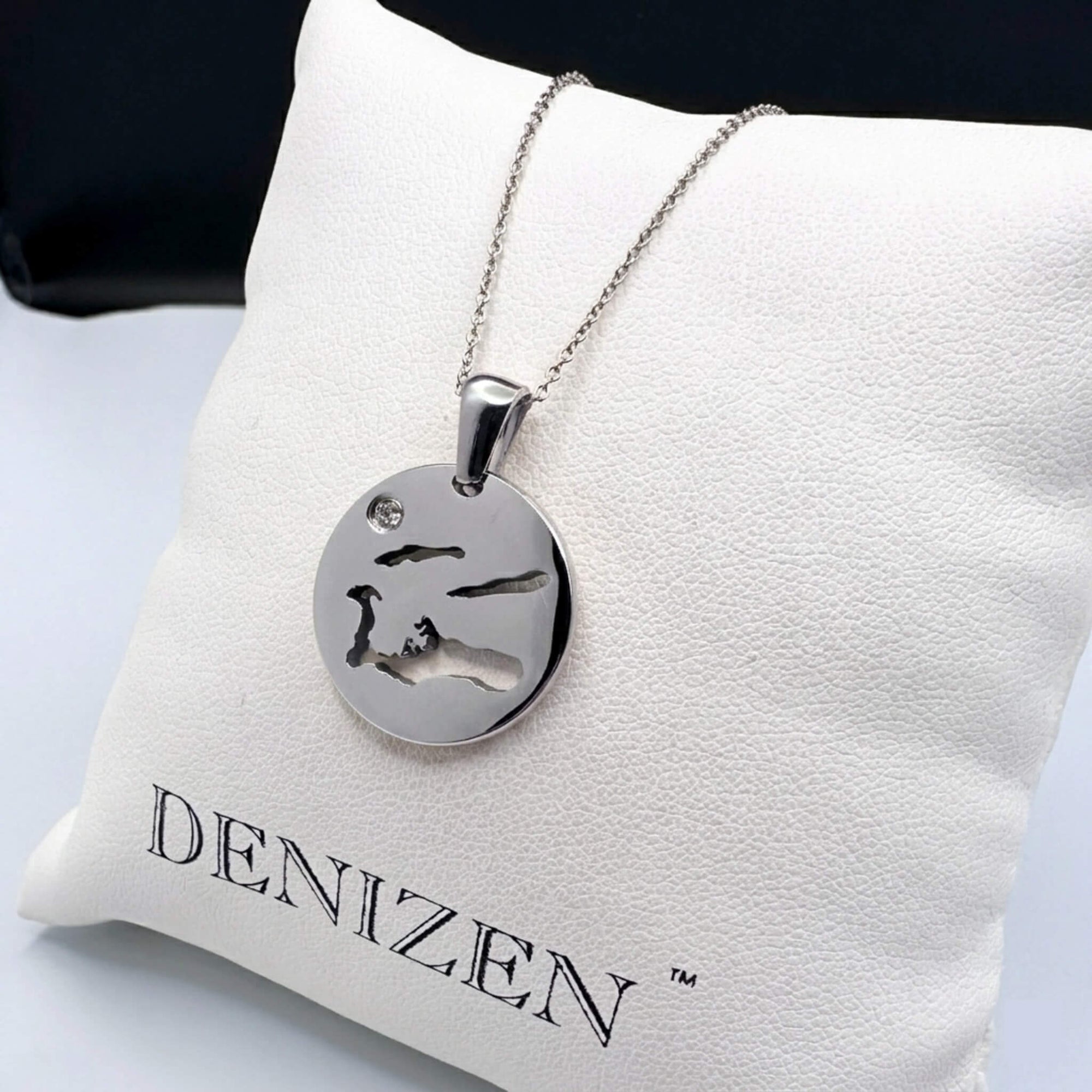 DENIZEN necklace of Cayman Islands map silver
