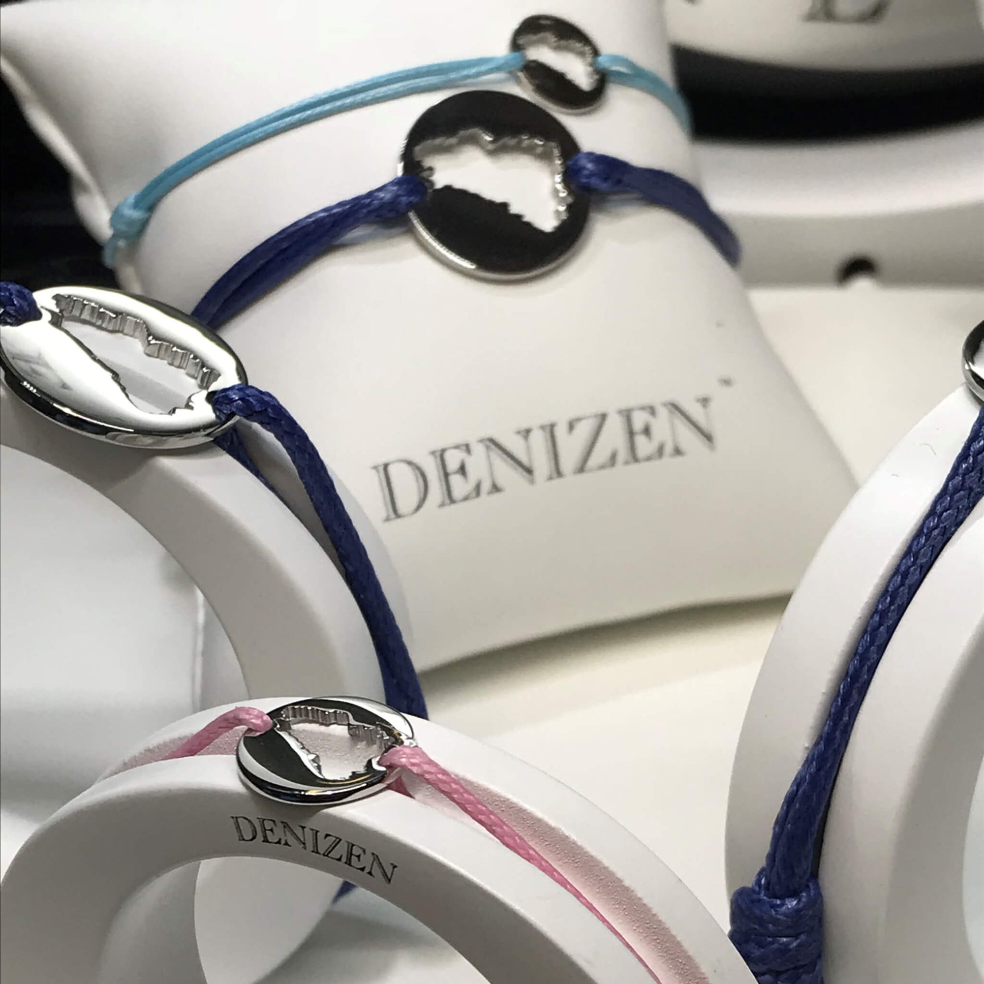 DENIZEN bracelet of Brittany map silver pink round