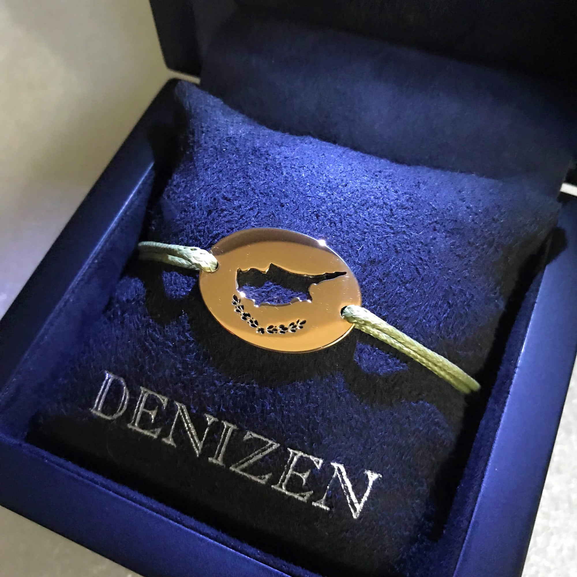 DENIZEN bracelet of Cyprus map gold